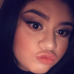 Meet your Posher, Beatriz